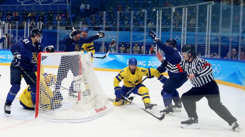 Финляндия отыгралась с 0:3 и одолела Швецию в овертайме на Олимпиаде